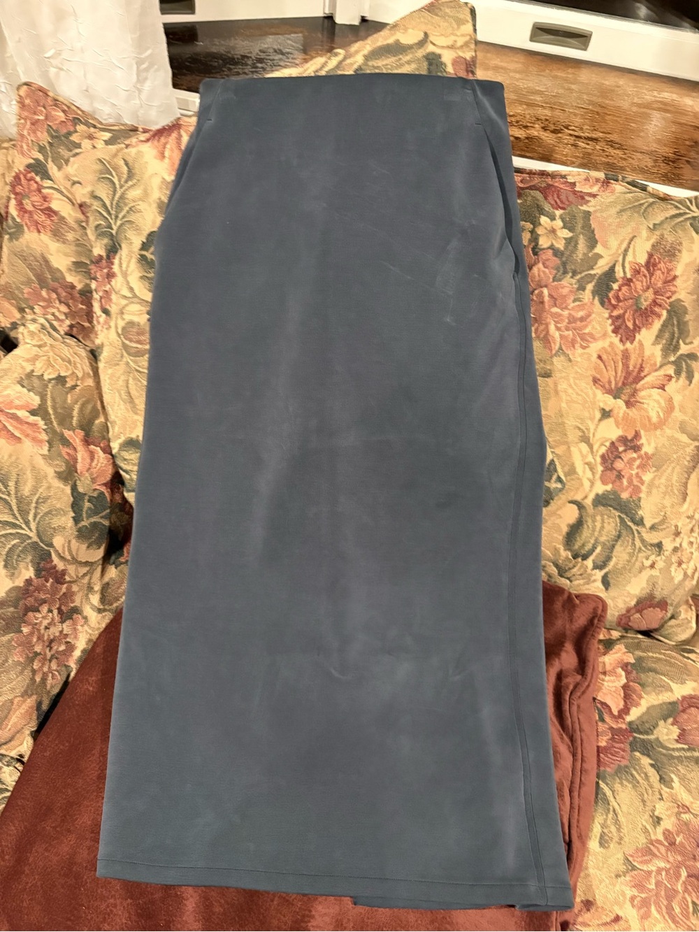 Lululemon new Women's Tailored Slate Pencil Skirt with pockets - so soft